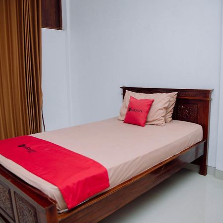 Reddoorz At Villa Bukit Senyum Lombok Kuripan  Exteriör bild