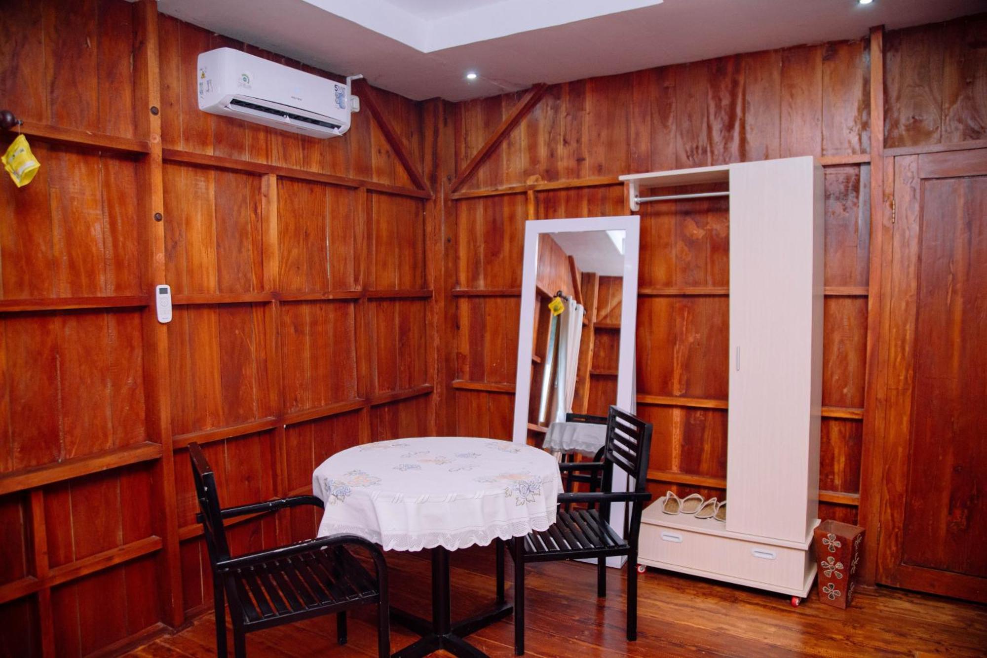 Reddoorz At Villa Bukit Senyum Lombok Kuripan  Exteriör bild