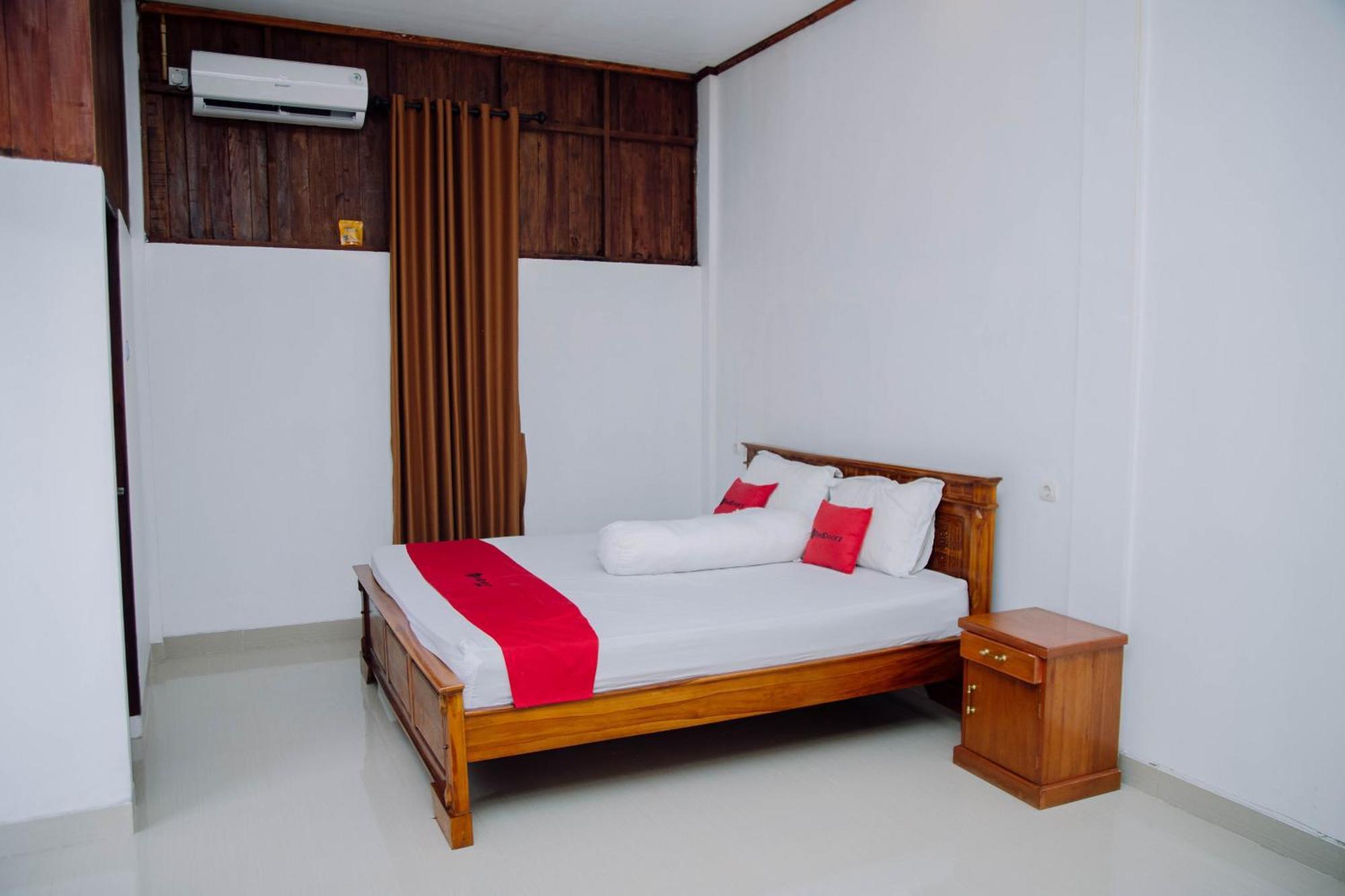 Reddoorz At Villa Bukit Senyum Lombok Kuripan  Exteriör bild