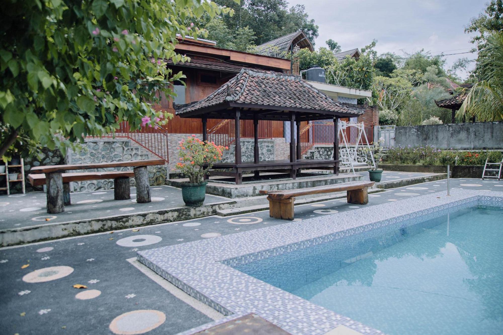 Reddoorz At Villa Bukit Senyum Lombok Kuripan  Exteriör bild
